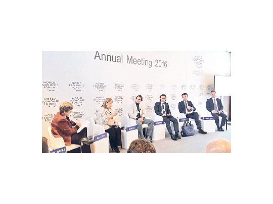 La canciller argentina participó ayer de un debate con empresarios y analistas. Habló de la necesidad de “integración” y más integración. Expectativa por el encuentro de hoy entre Macri y Cameron.