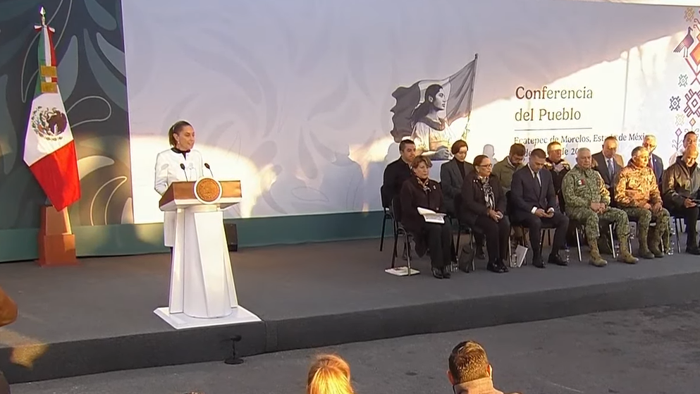 Claudia Sheinbaum brinda su Mañanera este viernes en Ecatepec, Edomex.