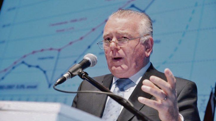 Ferreres estimated that the exchange rate could reach the values ​​of the card dollar by December.  