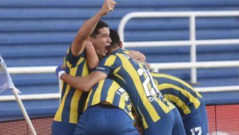 Rosario Central y Vélez empatan por la Liga Profesional de Fútbol.