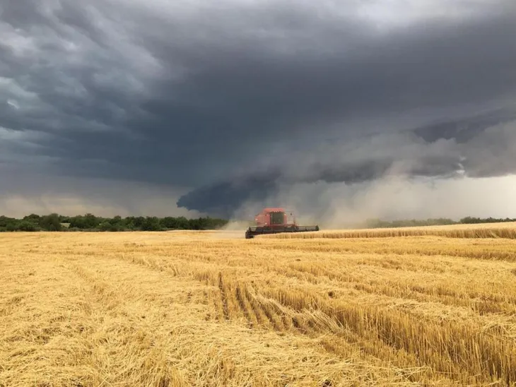 Varias zonas del interior bajo alerta por tormentas.