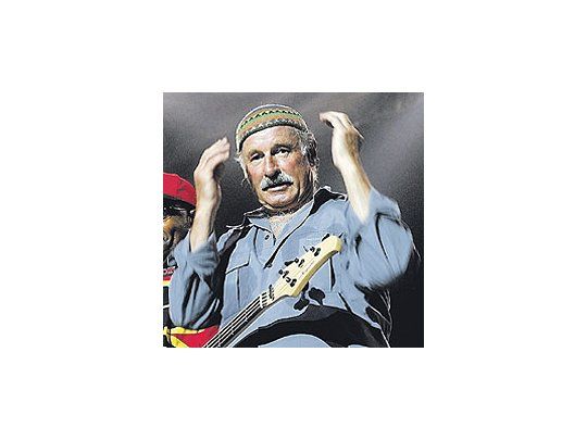 Joe Zawinul estableció, a través de sus trabajos con MilesDavis y su propio grupo Weather Report, las bases delllamado jazz-fussion.