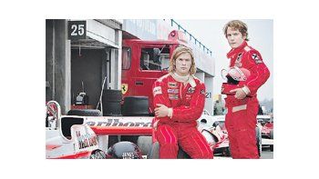 Las películas sobre carreras de autos no son muchas, pero cuando son buenas, son extraordinarias, y eso ocurre con “Rush”, de Ron Howard.