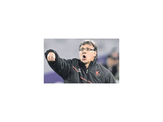 Gerardo Martino imitará a su colega Carlos Bianchi: pondrá los titulares para jugar los partidos de la Copa Libertadores y un equipo alternativo para el torneo local.