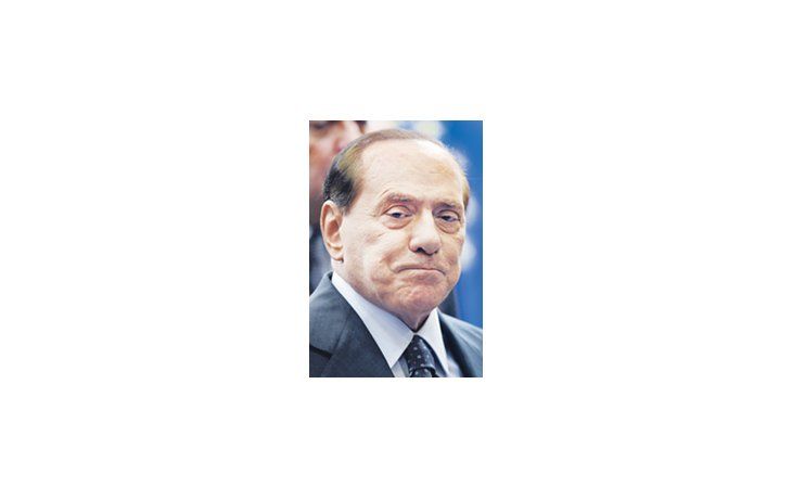 Silvio Berlusconi parece haber hartado con sus escándalos sexuales a muchos de sus antiguos votantes: su popularidad cayó diez puntos en el último año.