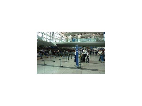 En el mes de mayo de 2012, el total de turistas extranjeros arribados a Ezeiza y a Aeroparque, fue de 196.681.