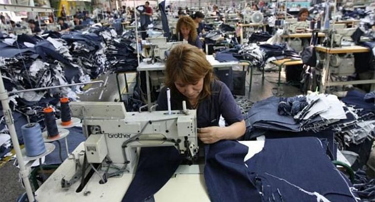 Advierten especialistas que el avance de las importaciones generaría una destrucción de 30.150 empleos en confección y 17.350 en textil.