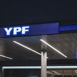 YPF mantendrá durante al menos 30 días más el esquema para amortiguar subas en las naftas por la guerra en Medio Oriente. YPF mantendrá durante al menos 30 días más el esquema para amortiguar subas en las naftas por la guerra en Medio Oriente.