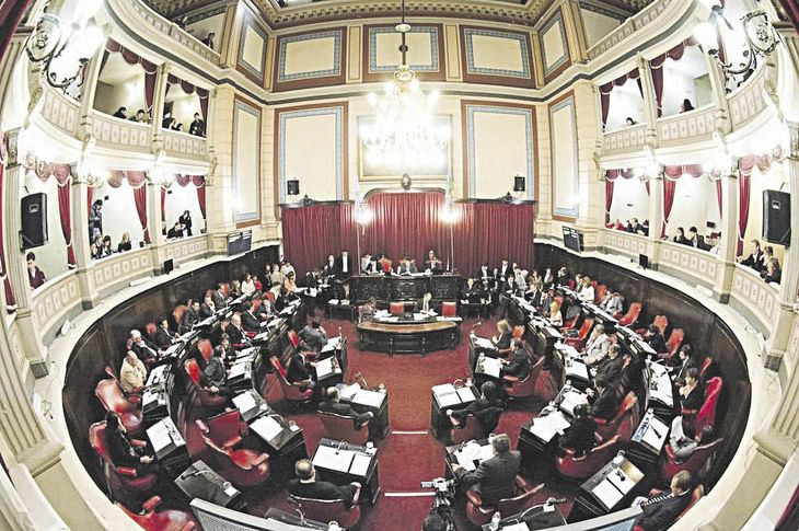 Desafío. La Legislatura bonaerense, con pulseada clave el domingo para el paquete de leyes que busca impulsar el gobernador Axel Kicillof.