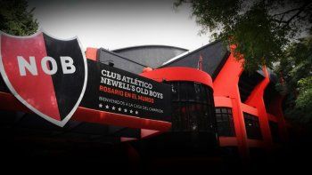 Newells tien una millonaria deuda.