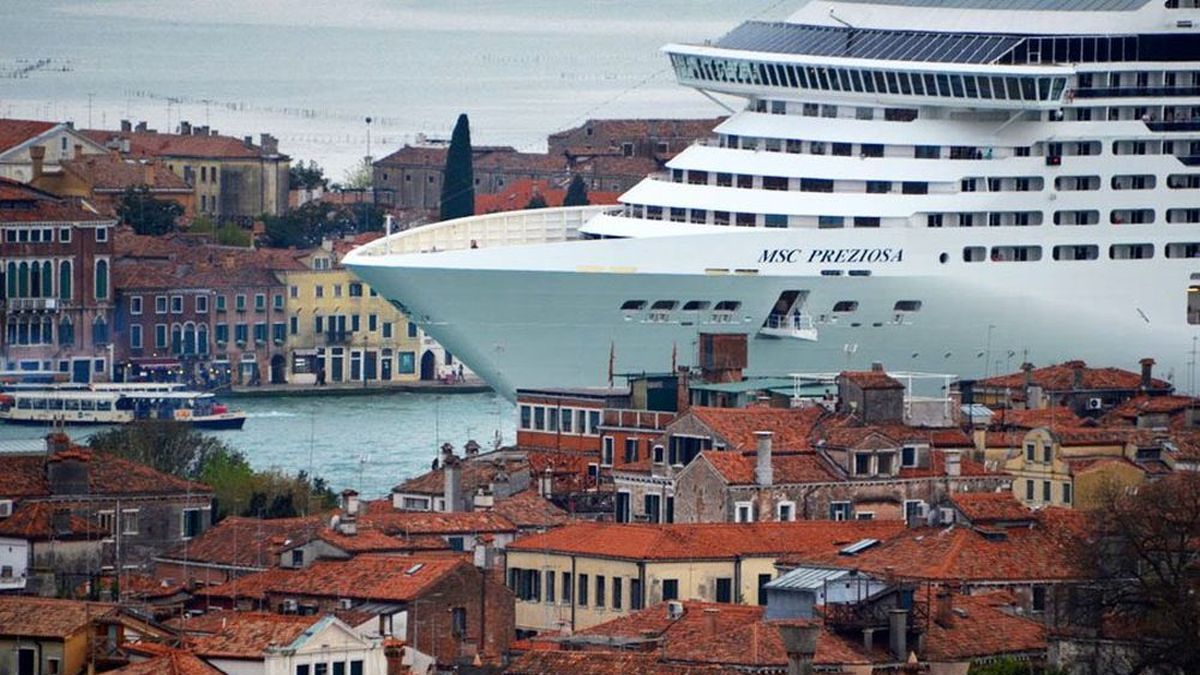 Venice will charge admission to visitors next year