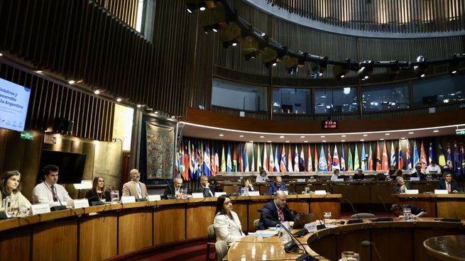 El encuentro sobre desarollo productivo tuvo lugar en la CEPAL, ubicada en Santiago de Chile.&nbsp;