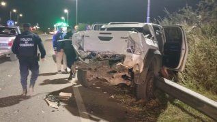 Así quedó la camioneta del intentende de Rayo Cortado tras el incidente vial.