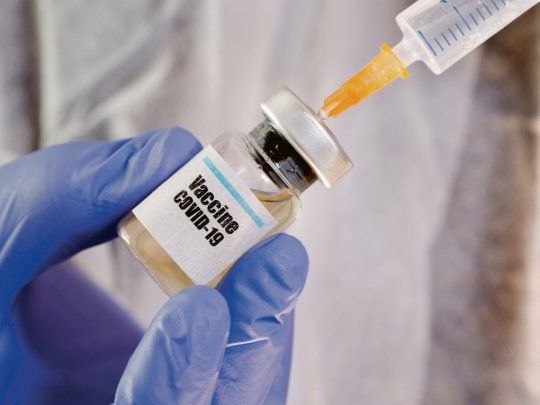 SANTO REMEDIO. El desarrollo de una vacuna efectiva contra el virus SARS-CoV-2 es la gran expectativa para la normalización de la vida pospandemia.