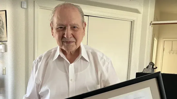 Pudo convertirse en uno de los hombre más ricos del mundo, pero su decisión lo dejó en las sombras. Pudo convertirse en uno de los hombre más ricos del mundo, pero su decisión lo dejó en las sombras.