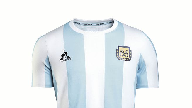 Emblemática. La última camiseta con la cual la Selección argentina se consagró campeona del Mundo. Le Coq Sportif saca edición limitada.