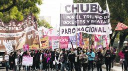 rebote. Las jornadas de protestas en Chubut hab&iacute;an traspasado las fronteras provinciales, cuando CTERA convoc&oacute; dos semanas atr&aacute;s a un paro nacional en repudio a la &ldquo;brutal represi&oacute;n&rdquo; a los docentes en Rawson.