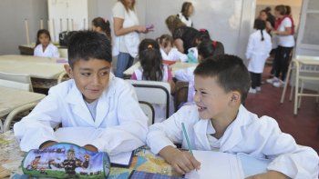 La resolución establece que quienes viajaron a países afectados permanezcan en sus casas durante 14 días
