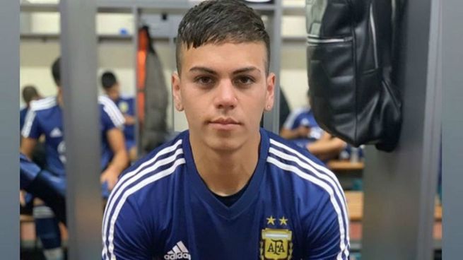 Enzo Barrenechea tiene 23 años.