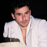 Esta versión de Company, con orquesta en vivo y únicas ocho semanas de funciones, se suma al variado menú de musicales que tendrá la cartelera 2026, entre ellos, “Billy Eliot”, “Charlie y la fábrica de chocolate” o “Anastasia”. Esta versión de Company, con orquesta en vivo y únicas ocho semanas de funciones, se suma al variado menú de musicales que tendrá la cartelera 2026, entre ellos, “Billy Eliot”, “Charlie y la fábrica de chocolate” o “Anastasia”.