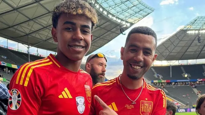 Yamal y su padre, durante la última Eurocopa.