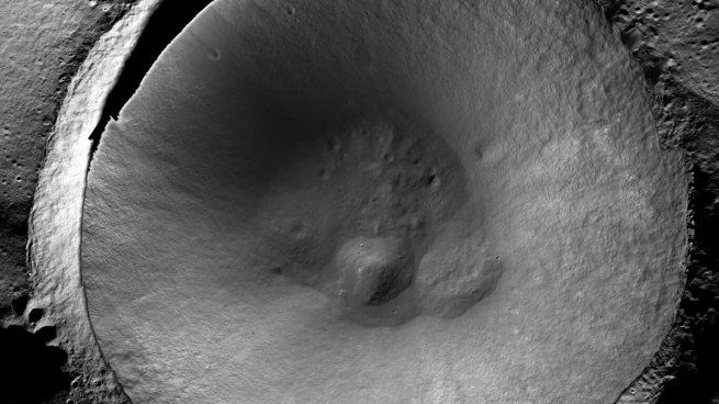 La NASA compartió imágenes de alta calidad del lado oscuro de la Luna.