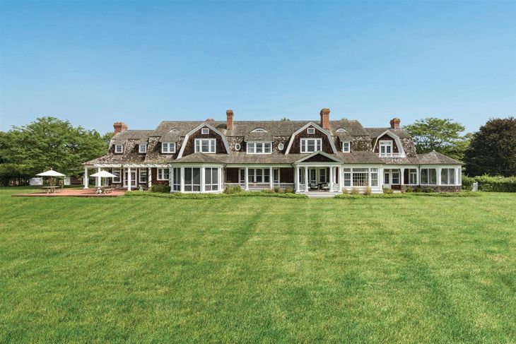 La mansión de Pablo de Grecia. La mansión de Pablo de Grecia.