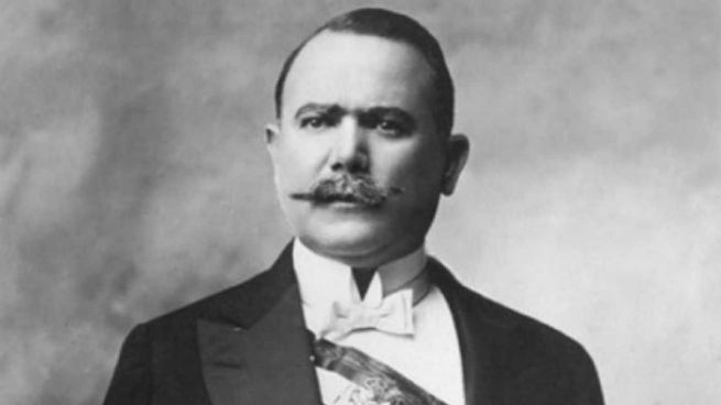 Álvaro Obregón, Presidente de México entre 1920 y 1924, asesinado en 1928.