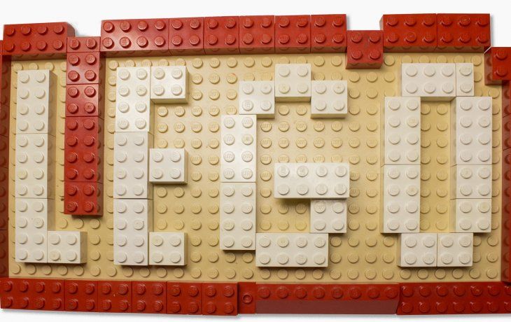 Lego busca producir sus coloridos bloques de construcción usando materiales sustentables en lugar de plástico a base de aceite