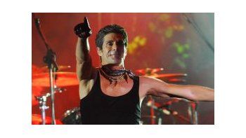 A Perry Farrel le cantaron el cumpleaños.