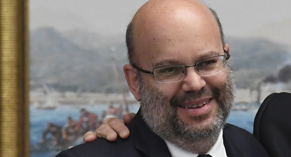 Édouard Philippe cuestionó a Macron.