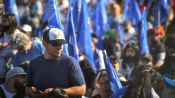 el evita le pide a alberto un acto de 200 mil personas con cristina para cerrar campana