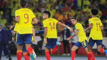 no se rinde: colombia gano y suena con el repechaje