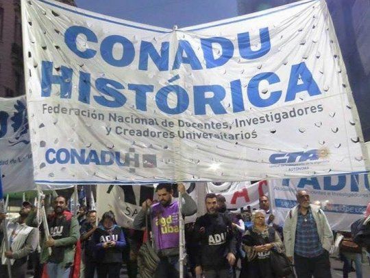 El primer día de la medida de fuerza anunciada por las 27 asociaciones de base que forman parte de esta federación obtuvo un alto acatamiento.