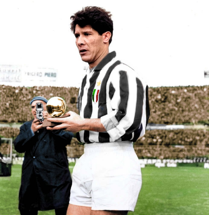Omar Sívori with the Ballon d'Or Omar Sívori with the Ballon d'Or