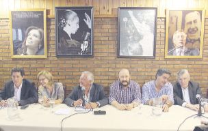 La idea de un candidato de consenso contó con un simbolismo: en la mesa de las autoridades -Eduardo Fellner, Gildo Insfrán, Beatriz Rojkés de Alperovich, Antonio Caló, Capitanich, “Wado de Pedro- también se sentó Gioja.