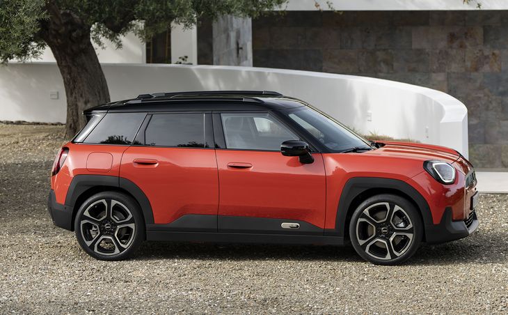 Con 4,07 metros de largo y un diseño que sigue el lenguaje Charismatic Simplicity, el Aceman suma un interior minimalista dominado por una pantalla central OLED circular y múltiples opciones de personalización. . Con 4,07 metros de largo y un diseño que sigue el lenguaje Charismatic Simplicity, el Aceman suma un interior minimalista dominado por una pantalla central OLED circular y múltiples opciones de personalización. .