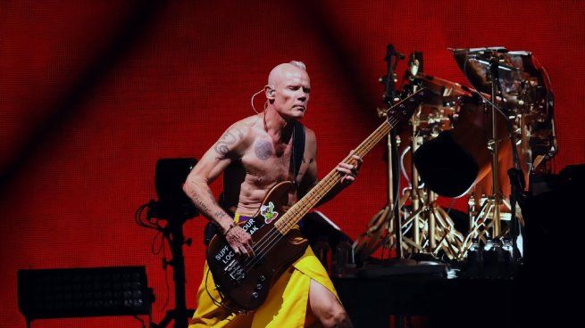 Flea debuta con su disco solista.