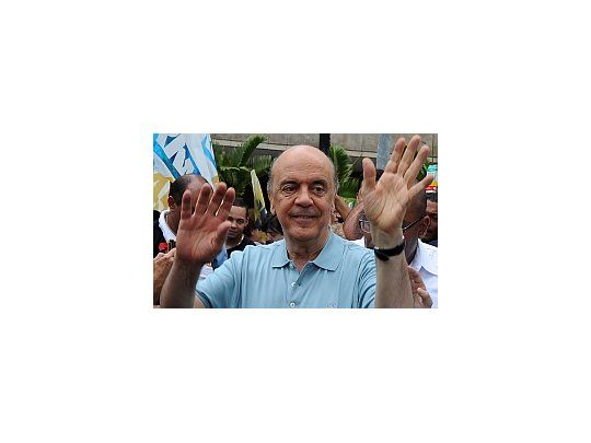 El candidato opositor a la presidencia dijo que defenderá la independencia de las compañías públicas