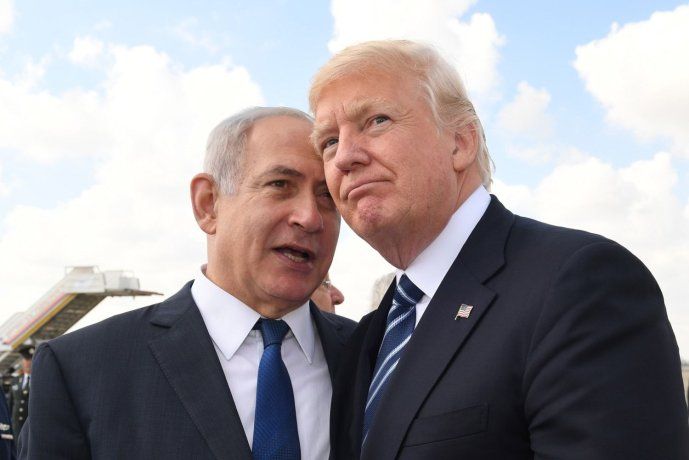 Donald Trump (a la derecha) reiteró el apoyo a un posible ataque de Israel.