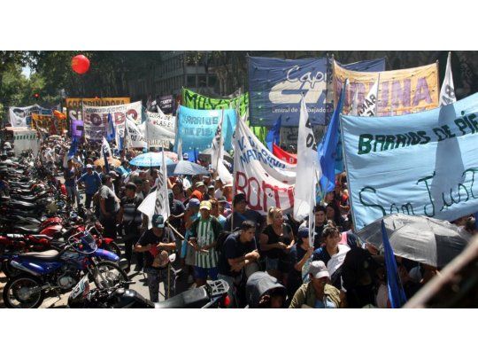 ATE y otros gremios de la CTA, además de organizaciones sociales, exigieron la sanción de una ley de Emergencia Alimentaria. Foto: Ignacio Petunchi.
