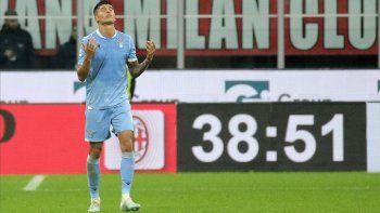 Joaquín Correa le dio el triunfo a Lazio, en su visita a Milan.