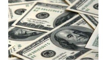 ámbito.com | El dólar blue retrocedió 18 centavos a $ 14,77