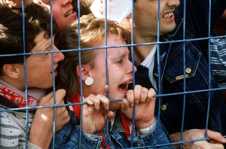 Desperation and fear took over the playing field when Liverpool faced Nottingham Forest, shocking England and world football. Desperation and fear took over the playing field when Liverpool faced Nottingham Forest, shocking England and world football.