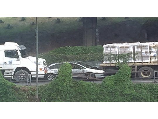 Se quedó sin frenos y casi provoca una tragedia