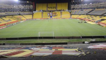 Pese a los positivos de coronavirus y las amenazas de suspensión, Flamengo jugó en Ecuador y ganó por la Copa Libertadores.