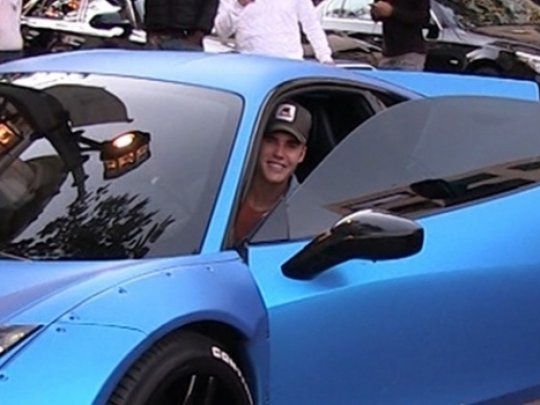 El canadiense ingresó en la lista negra de Ferrari y no podrá comprar otro modelo en ningún concesionario de la marca.