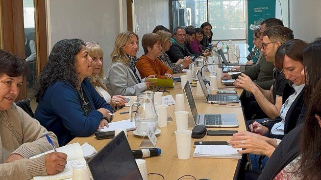 El FUDB agrupa a los sindicatos docentes de AMET, FEB, SADOP, SUTEBA y UDOCBA.