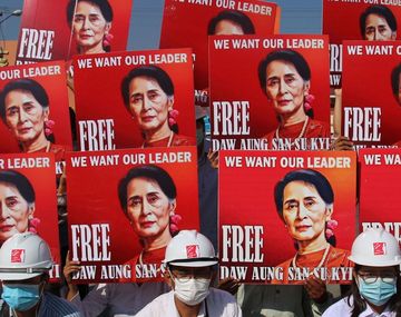 Activistas reclaman la libertad de Aung San Suu Kyi 