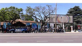 Las trabajadores evacuados del predio de la EX ESMA.